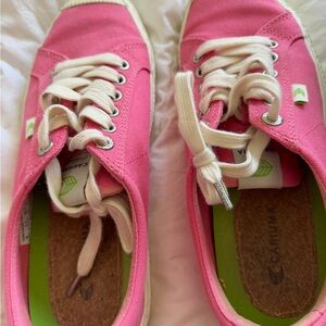 Cariuma Pink Canvas Sneakers with Cream Laces